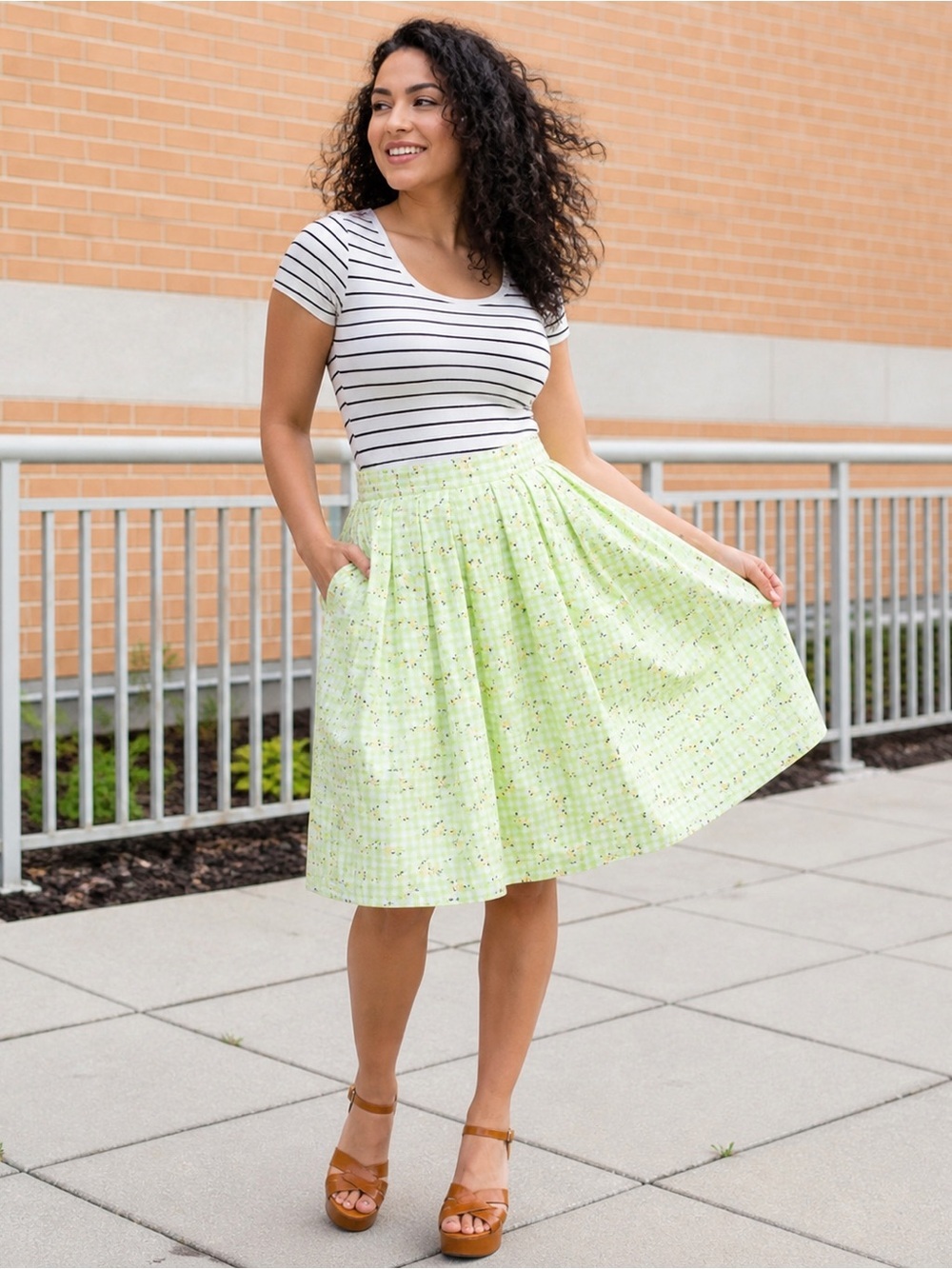 ModCloth Imagine‎ Possibilities Green Gingham
Floral Skirt Size 8